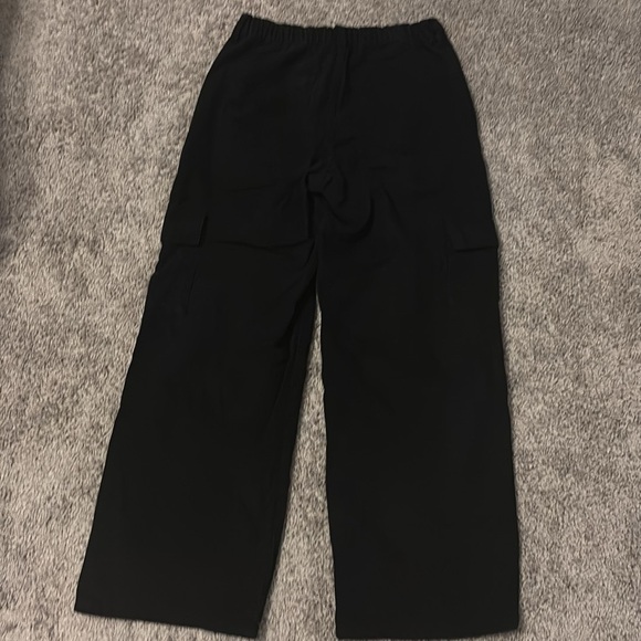 💐Black wide leg cargo pants - Picture 2 of 4